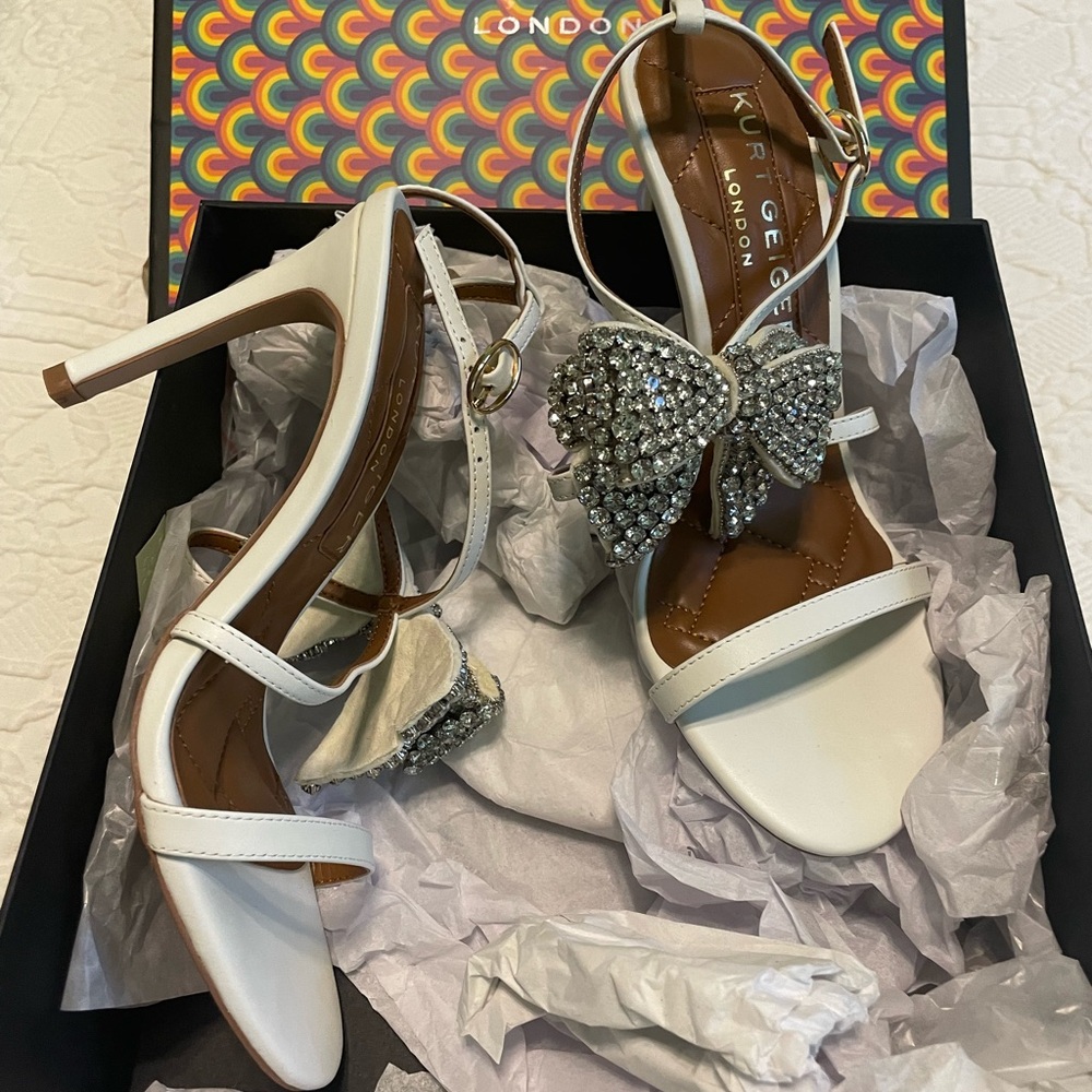 BEAUTIFUL!!!! Kurt Geiger 6 1/1